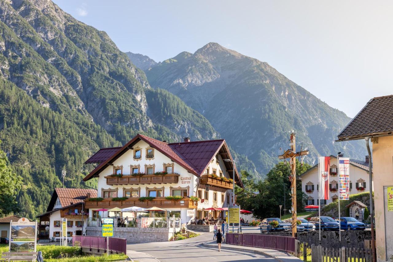 Hôtel Gasthof Baren à Holzgau Extérieur photo