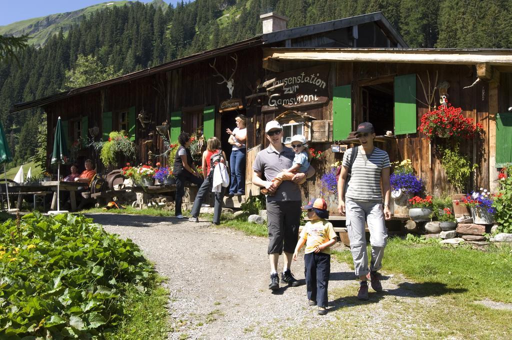 Hôtel Gasthof Baren à Holzgau Extérieur photo