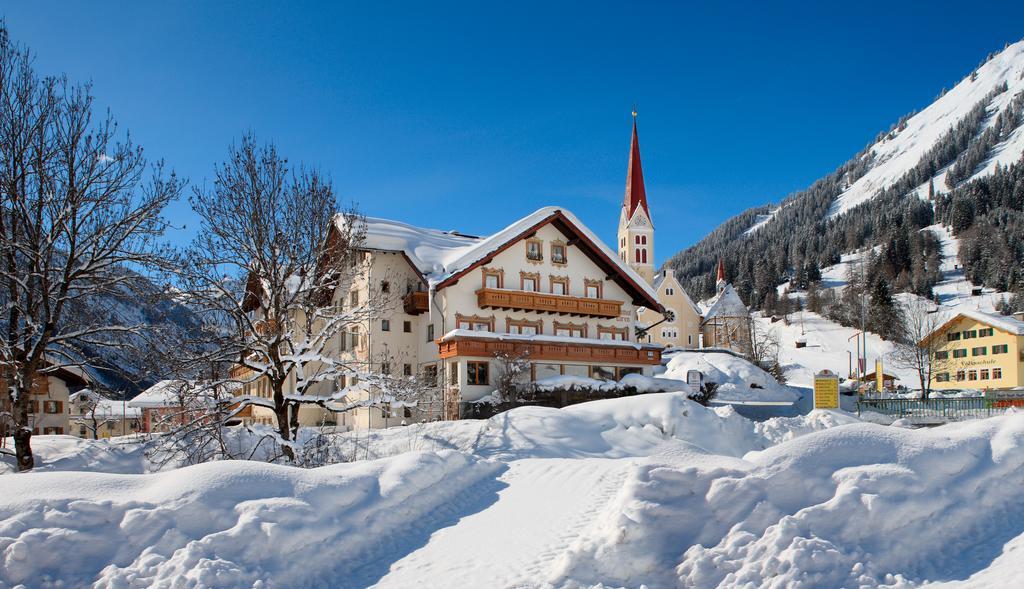 Hôtel Gasthof Baren à Holzgau Extérieur photo